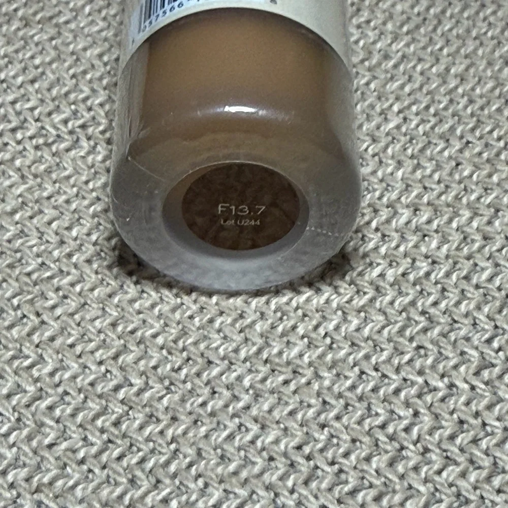 Revolution IRL Filter Foundation F13.7 - new sealed